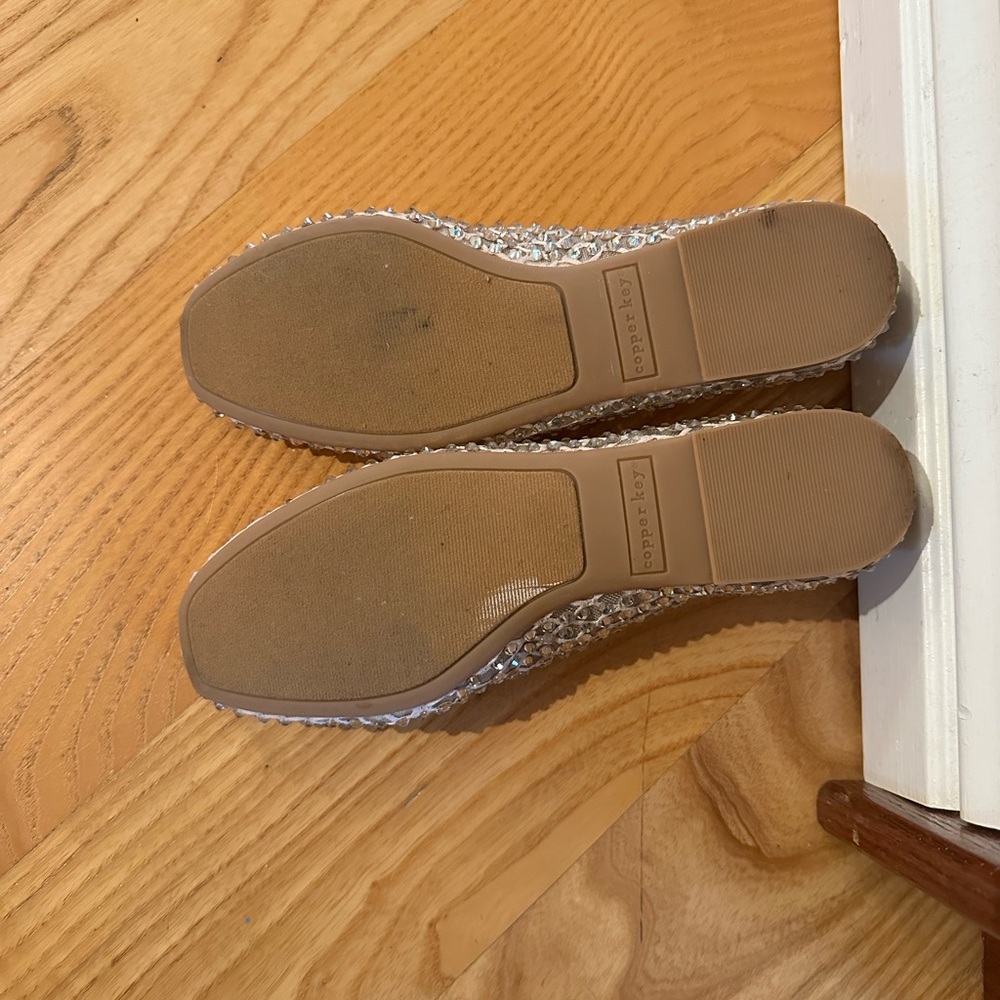 Copper Key Crystal-Embellished Off-White Ballet Flats - Picture 7 of 7